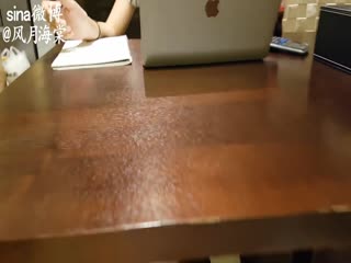 海棠哥给学妹补习把她抱上桌子上干呻吟刺激1080P高清原版