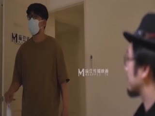 MD0245 爆乳女記者 導演攝影棚操淫蕩欲女